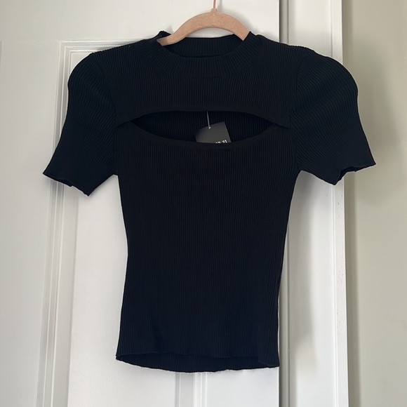 Forever 21 black cutout top - Picture 2 of 5